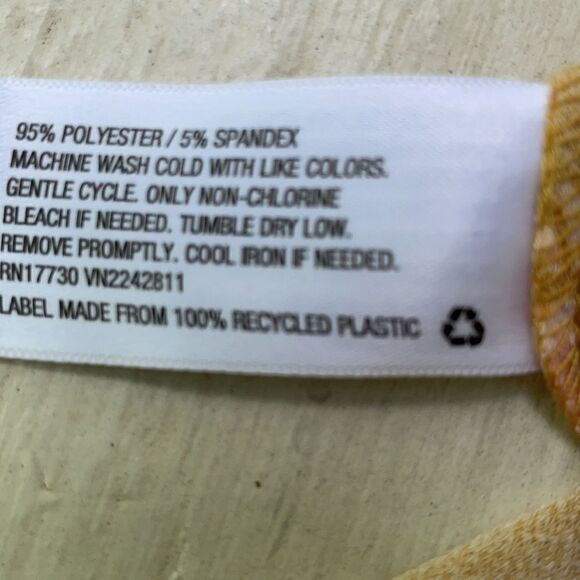 Ava & Viv Women’s Plus Floral Print Wrap Dress. Gold - Picture 5 of 5